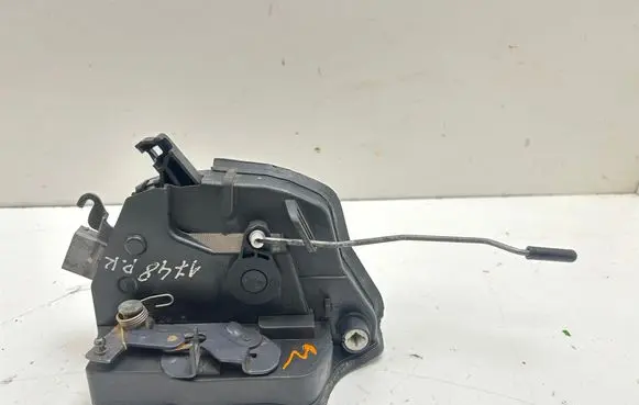 BMW X5 E53 Front door lock 8402537