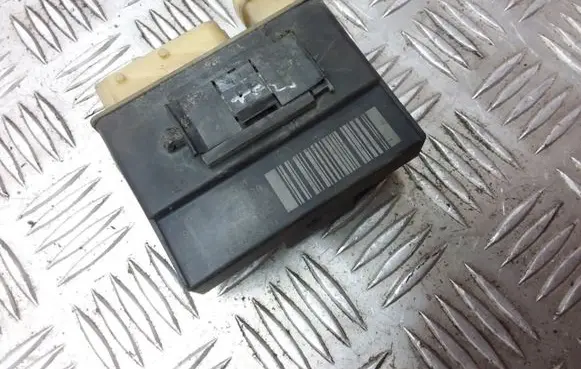 Peugeot 207 Glow plug pre-heat relay 9652021180
