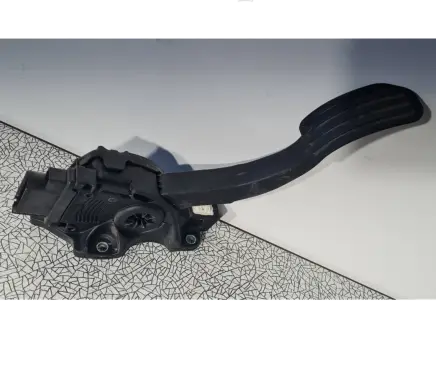 Volvo XC70 Accelerator throttle pedal 31329058 6PV01083401 C95YE01