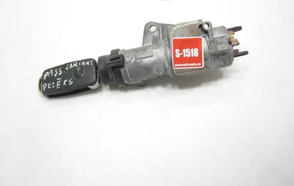 Volkswagen PASSAT B5.5 Ignition lock 4B0905851G