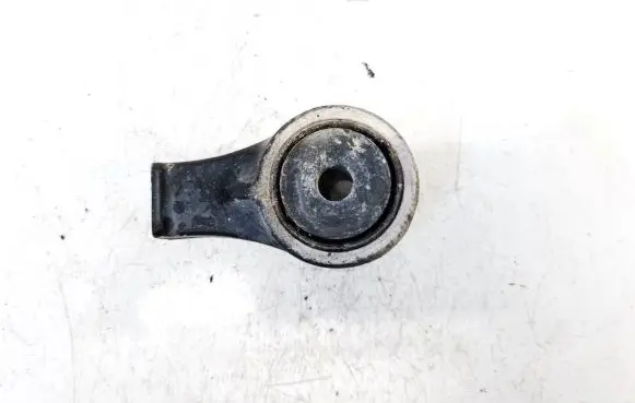 Mercedes-Benz S W220 Engine mount bracket 2200918