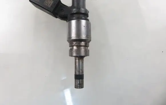 Fuel injector