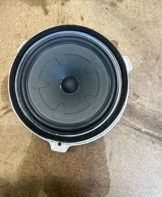 KIA Niro Front door high frequency speaker 