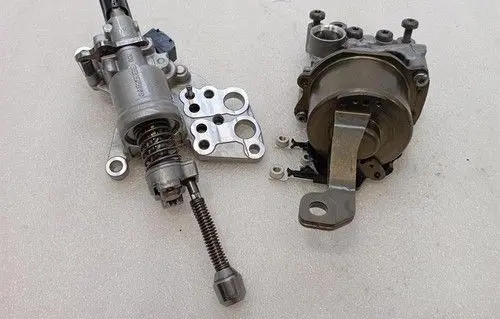 Mercedes-Benz C W205 Rear gearbox reducer/haldex oil pump A7252709307