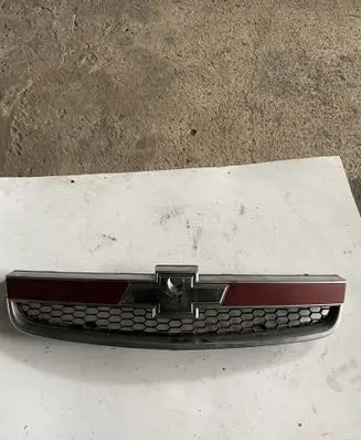 Chevrolet Captiva Front bumper upper radiator grill 96442718