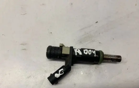 Mercedes-Benz S W221 Fuel injector A2720780249