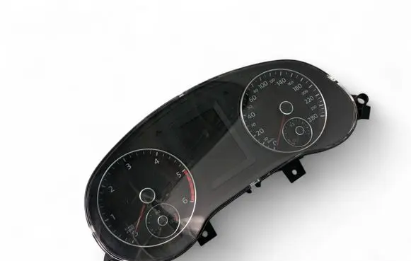 Volkswagen Jetta VI Speedometer (instrument cluster) 5C6920870A