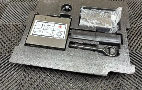 Porsche Panamera (970) Tool box 97055141400