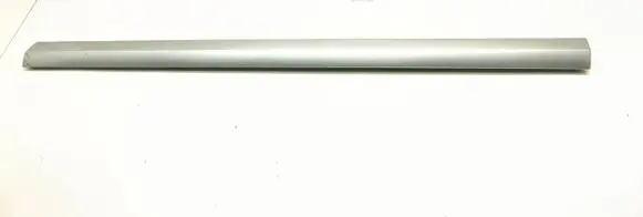 Volvo V70 Front door trim (molding) 39885628