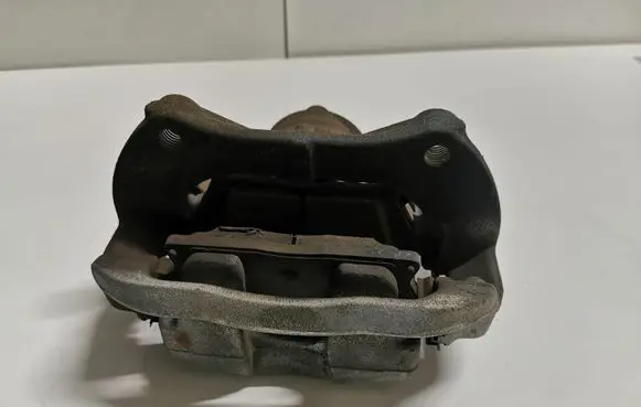 Buick Encore I Front brake caliper 13480587