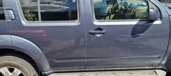 Nissan Pathfinder R51 Front door