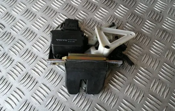 Volvo V70 Tailgate/trunk/boot lock/catch/latch 9187990
