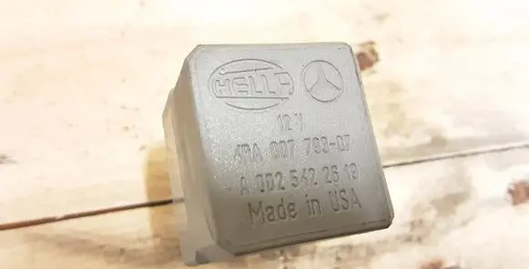 Mercedes-Benz E W211 Other relay A0025422619 6066