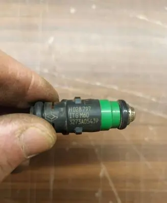 Renault Laguna II Fuel injector h028797