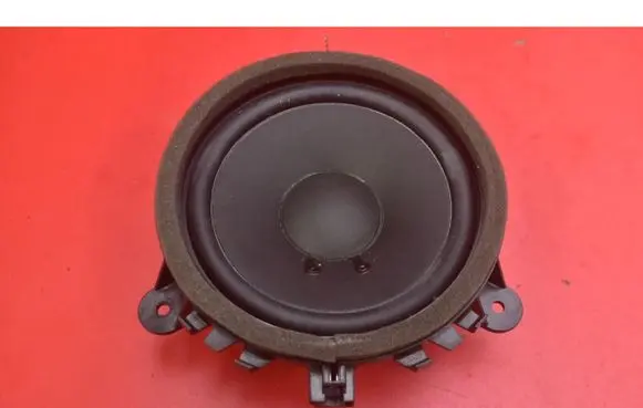 Volvo V40 Subwoofer speaker 30657445