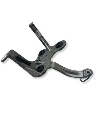 Mercedes-Benz SLK R172 ABS pump bracket A1724300410