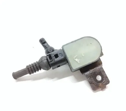 Skoda Octavia Mk2 (1Z) Air suspension front height level sensor 1T0907503