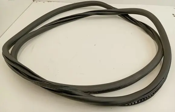 Peugeot 5008 II Front door rubber seal 9811537480