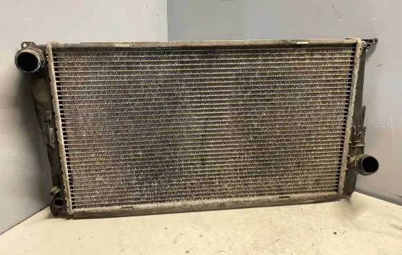 BMW 3 E90 E91 Coolant radiator 778889814 4259336 E5842V