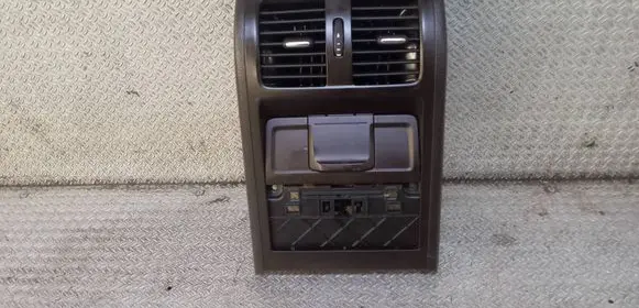 Volkswagen PASSAT B7 Rear air vent grill 3AA864298
