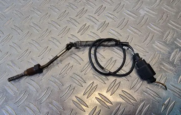 Volkswagen Golf V Exhaust gas temperature sensor 03G906088AN