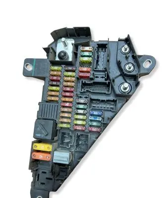 BMW 5 E60 E61 Fuse module 6906603