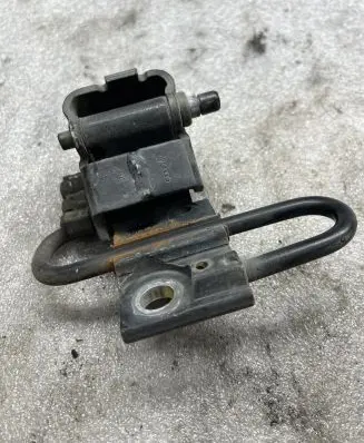 Audi A4 S4 B7 8E 8H Front door upper hinge 8E0831412B