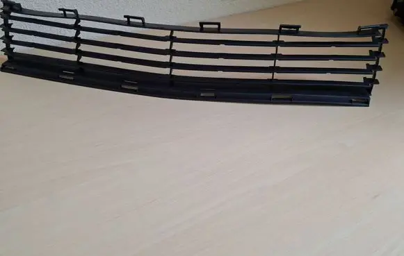 Toyota Prius (NHW20) Front bumper lower grill 5311147010