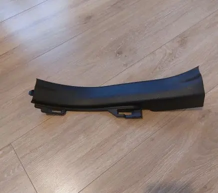 Rear sill trim cover