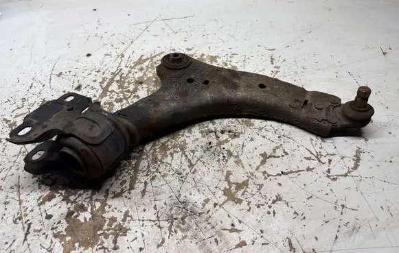 Volvo XC60 Front lower control arm/wishbone