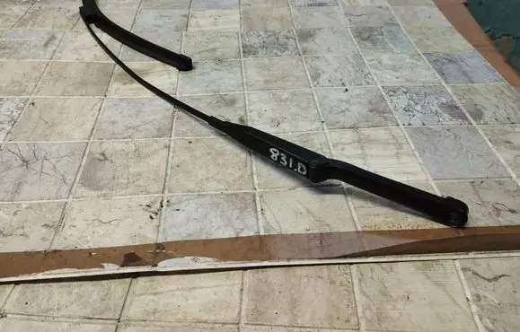 Opel Omega B2 Windshield/front glass wiper blade 24418969