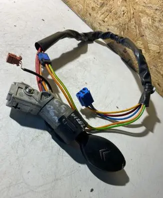 Citroen C5 Ignition lock 8632897680