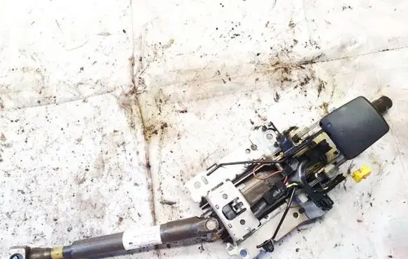 Volkswagen Touran I Steering wheel axle
