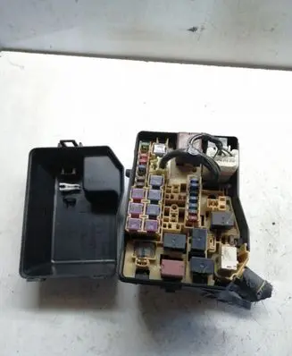Toyota Avensis Verso Fuse module