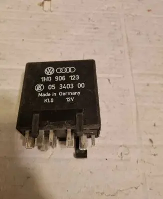 Audi A4 S4 B5 8D Other control units/modules 1H0906123 05340300