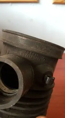 Air intake hose/pipe