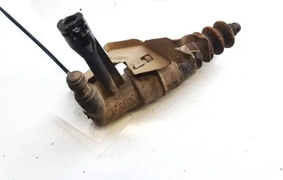 Volkswagen PASSAT B5 Clutch master cylinder 8E0721257A