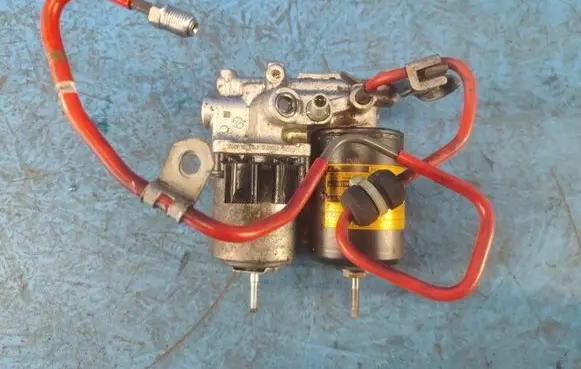 Toyota Prius (XW30) Brake booster 4707047050