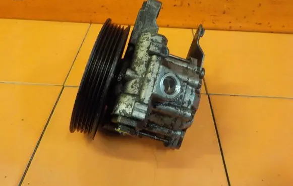 Land Rover Range Rover L322 Power steering pump 7691340172