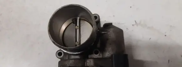 Audi A4 S4 B6 8E 8H Throttle valve 06B133062M