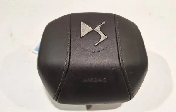 Citroen DS7 Crossback Steering wheel airbag