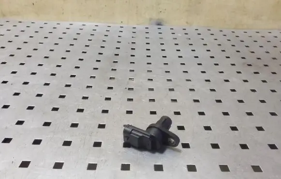 Volvo V40 Camshaft position sensor 0232103063 8658726
