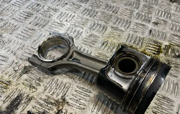 BMW X1 F48 F49 Piston with connecting rod