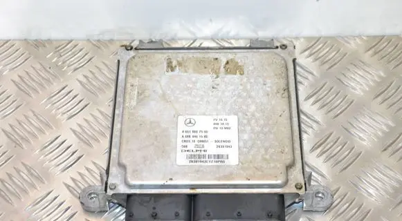 Mercedes-Benz C W204 Engine control unit/module A6519007500 28391943 A0064461540