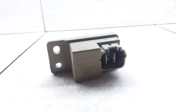 Subaru Legacy Hazard warning light relay 88018FE010