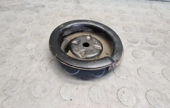 Coil spring mount