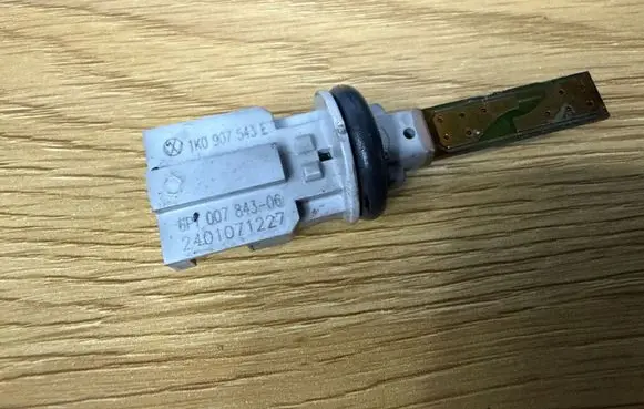 Volkswagen PASSAT B6 Interior temperature sensor 1K0907543E