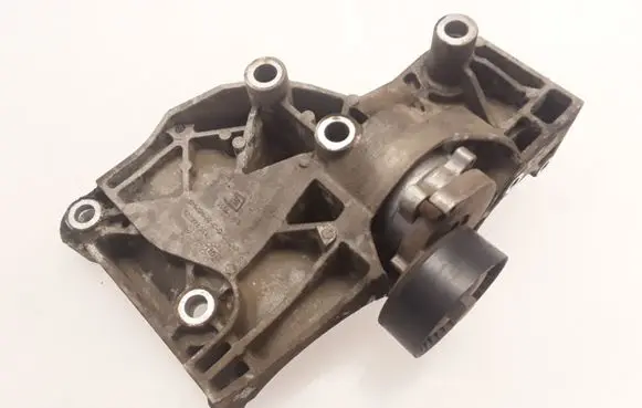 Opel Insignia A Generator/alternator bracket 55562863
