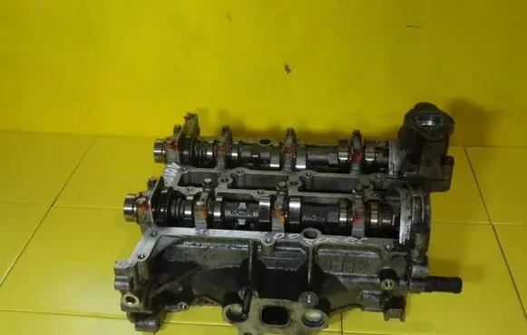 Ford B-MAX Engine head PBCM5G6090GC 10SP12