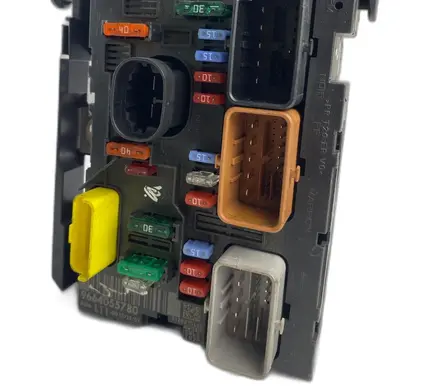 Peugeot 207 Fuse box set 9664055780 L11